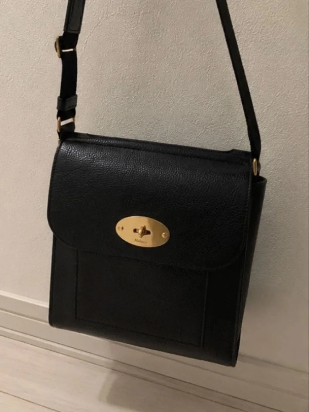 Mulberry Black Leather Crossbody Bag with Gold Hardware